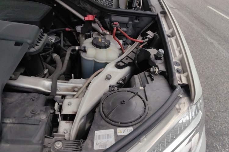 Used BMW X5 2017 xDrive28i Engine Bay Left