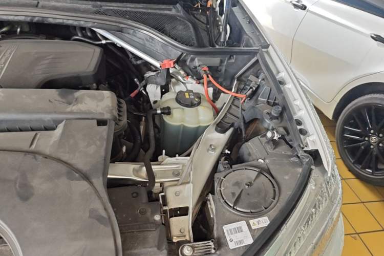 Used BMW X5 2017 xDrive28i Engine Bay Left