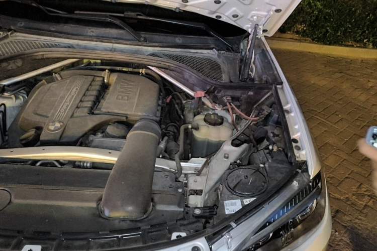 Used BMW X5 2017 xDrive35i Elegant Edition Engine Bay Left