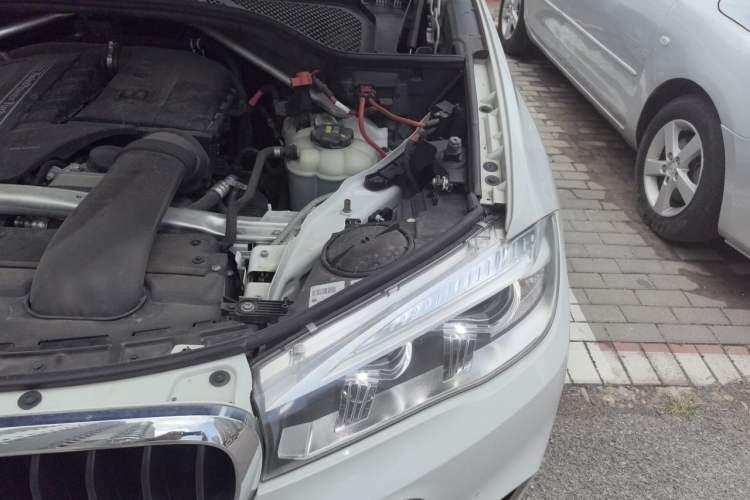 Used BMW X5 2017 xDrive35i Elegant Edition Engine Bay Left