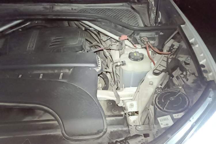 Used BMW X5 2017 xDrive28i Engine Bay Left