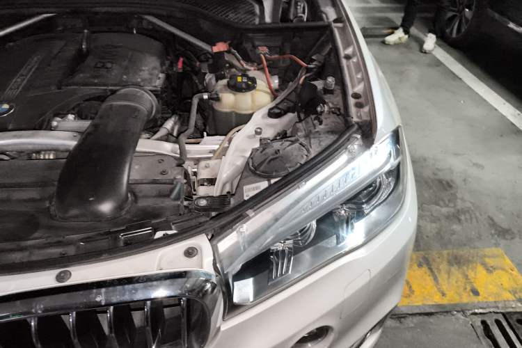 Used BMW X5 2017 xDrive35i Elegant Edition Engine Bay Left
