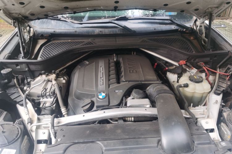 Used BMW X5 2017 xDrive35i Middle East Engine Bay
