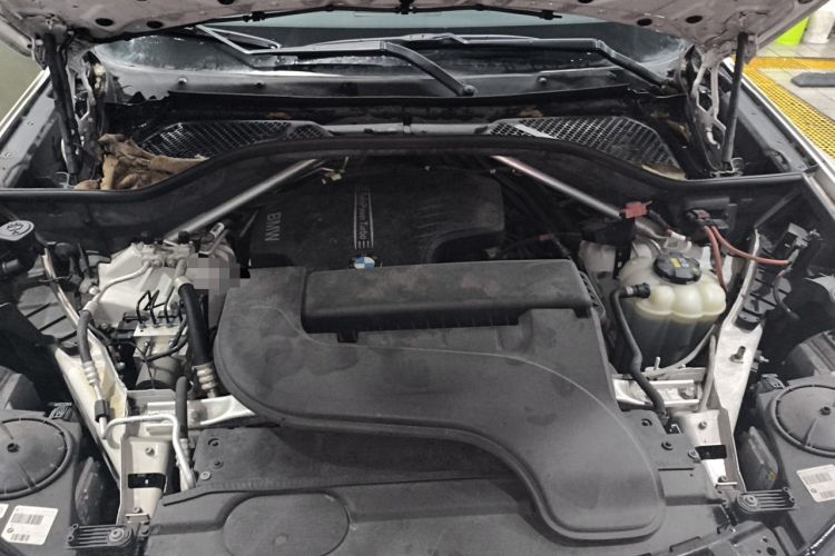 Used BMW X5 2017 xDrive28i Engine Bay