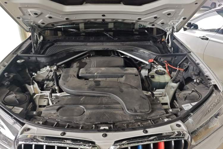Used BMW X5 2017 xDrive28i Engine Bay