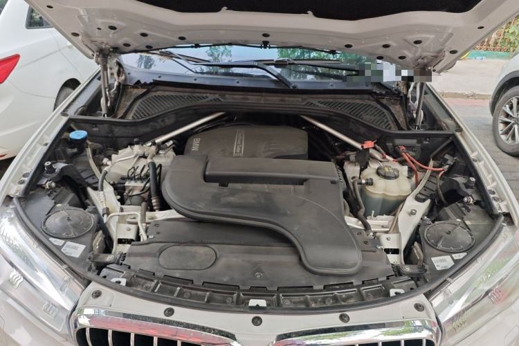 Used BMW X5 2017 xDrive28i Engine Bay