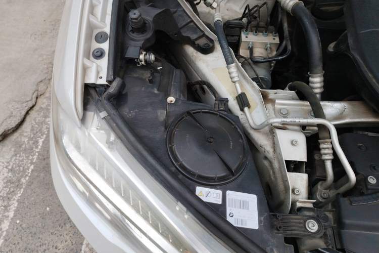 Used BMW X5 2017 xDrive28i Engine Bay Right