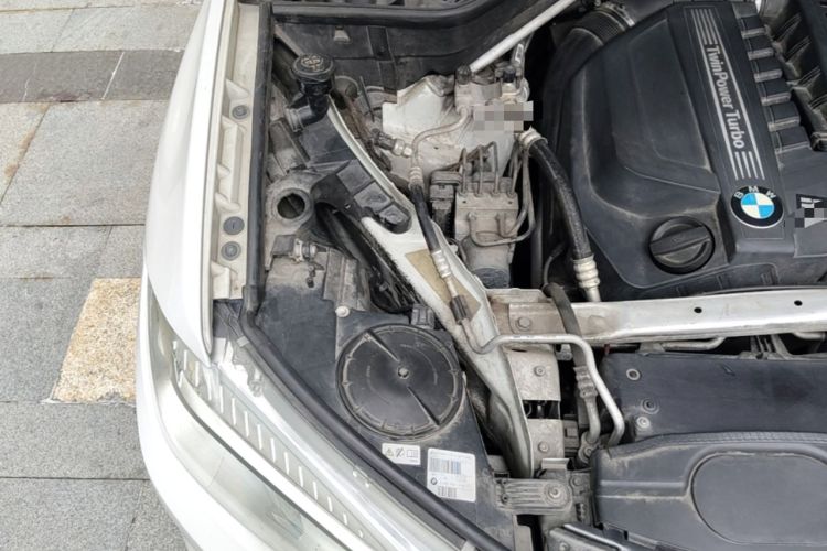 Used BMW X5  Engine Bay Right