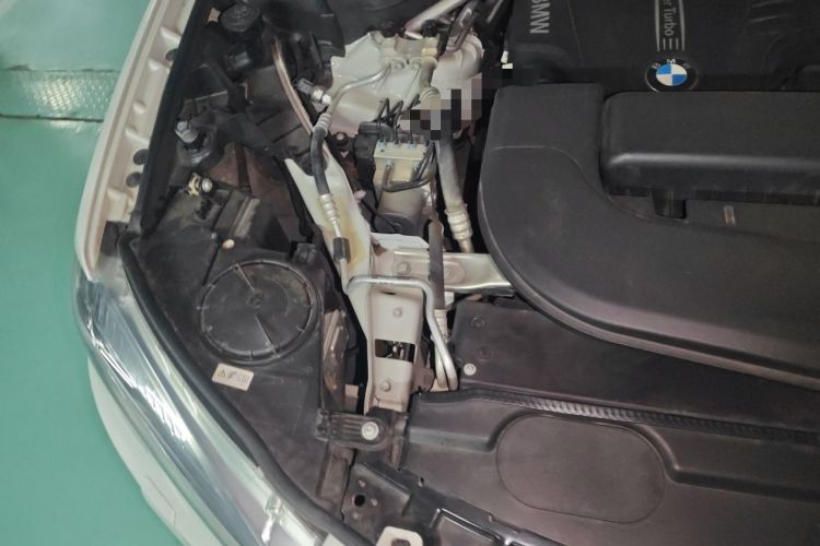 Used BMW X5 2017 xDrive28i Engine Bay Right