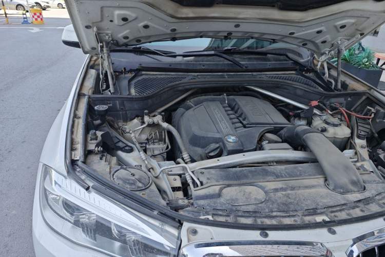 Used BMW X5 2017 xDrive35i Elegant Edition Engine Bay Right