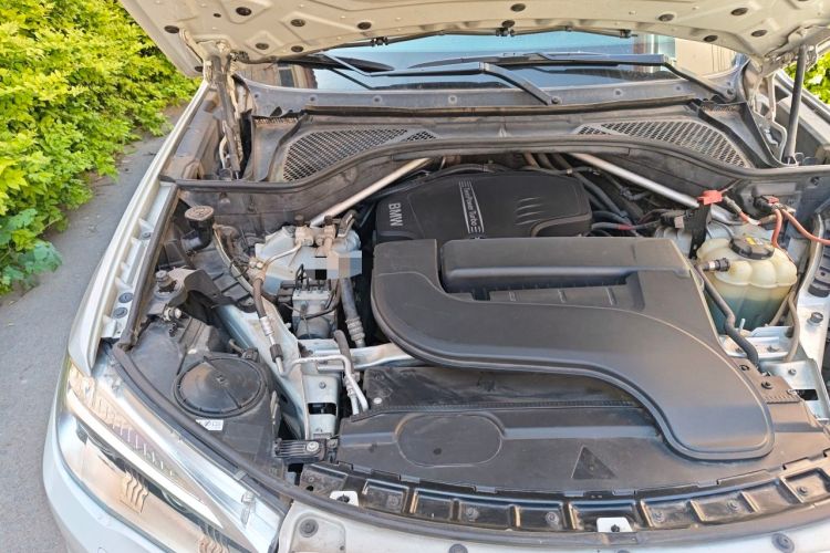 Used BMW X5 2017 xDrive28i Engine Bay Right