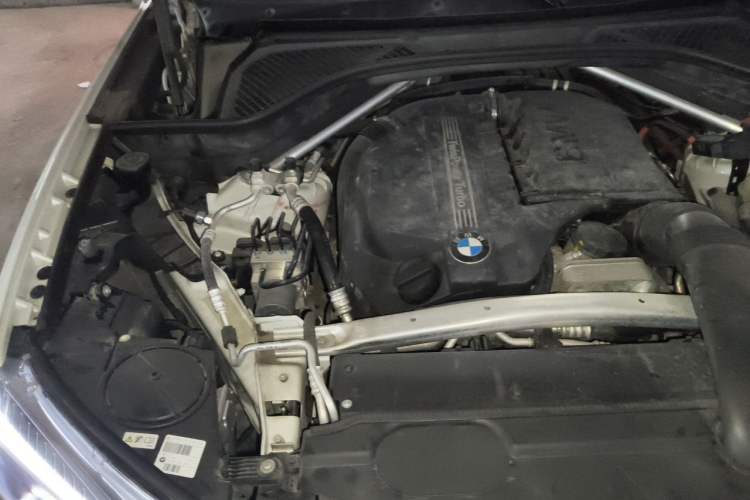 Used BMW X5 2017 xDrive35i M Sport Edition Engine Bay Right