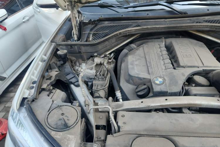 Used BMW X5 2017 xDrive35i Elegant Edition Engine Bay Right