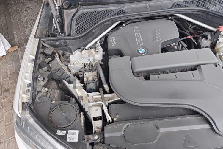 Used BMW X5 2017 xDrive28i Engine Bay Right