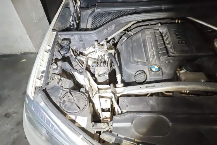 Used BMW X5  Engine Bay Right