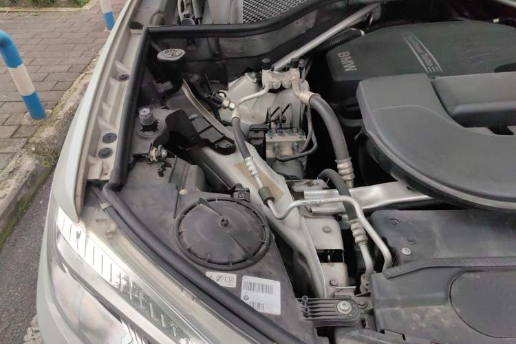 Used BMW X5 2017 xDrive28i Engine Bay Right