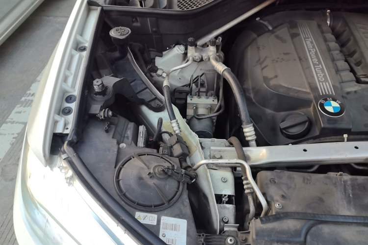Used BMW X5 2017 xDrive35i Elegant Edition Engine Bay Right
