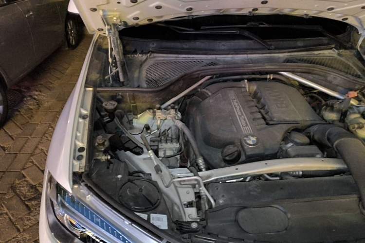 Used BMW X5 2017 xDrive35i Elegant Edition Engine Bay Right