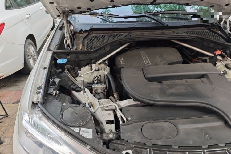 Used BMW X5 2017 xDrive28i Engine Bay Right