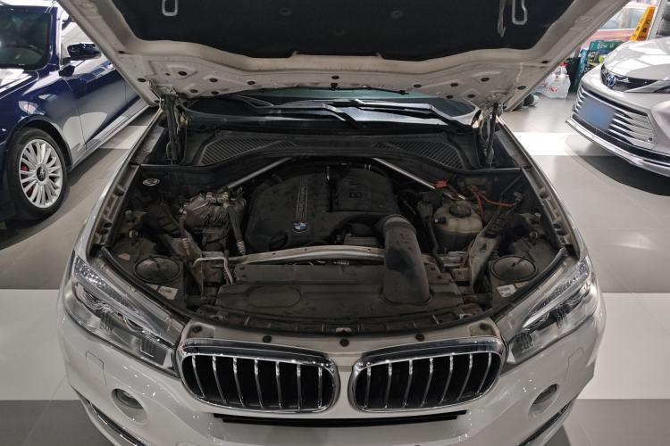 Used BMW X5 2017 xDrive35i Elegant Edition Engine Bay