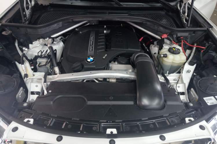 Used BMW X5 2017 xDrive35i parallel import Engine Bay