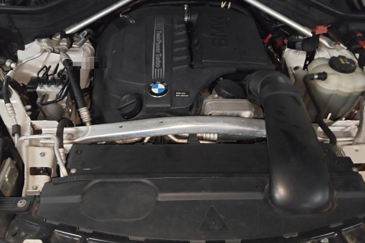 Used BMW X5 2017 xDrive35i Standard Model U.S. Specification Engine Bay