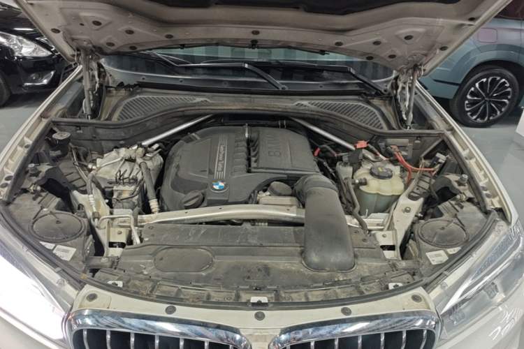 Used BMW X5 2017 xDrive35i Elegant Edition Engine Bay
