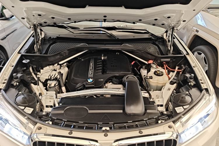 Used BMW X5 2017 xDrive35i Middle East Engine Bay
