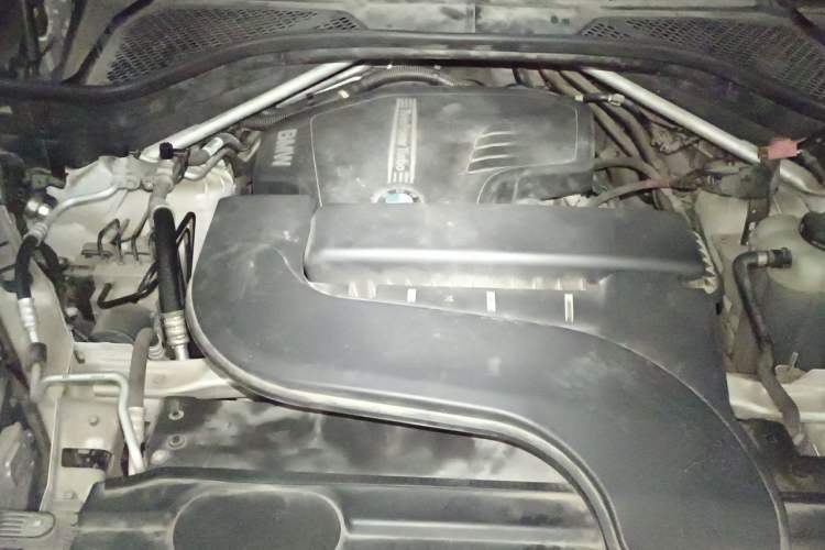 Used BMW X5 2017 xDrive28i Engine Bay