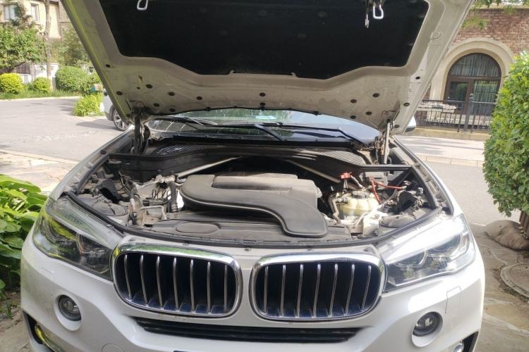 Used BMW X5 2017 xDrive28i Engine Bay