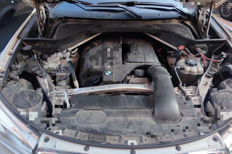 Used BMW X5  Engine Bay