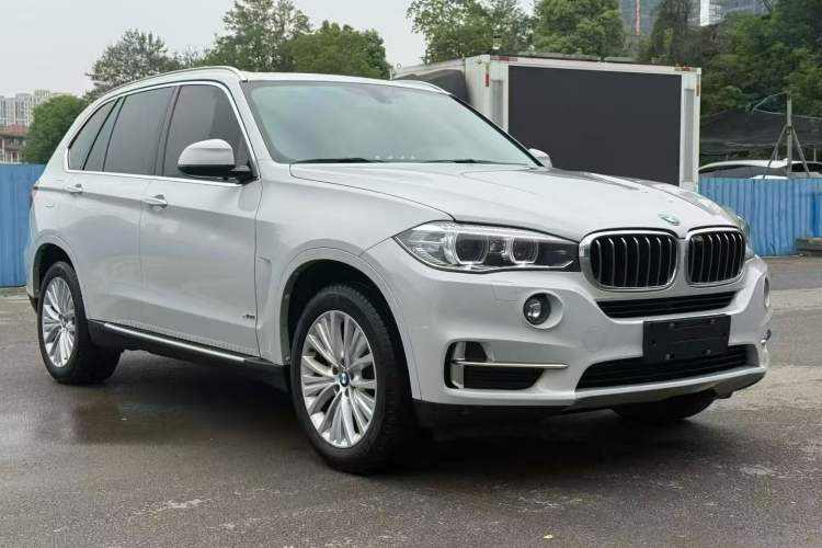Used BMW X5 2017 xDrive28i Exterior 1