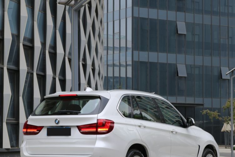 Used BMW X5 2017 xDrive28i Exterior 2
