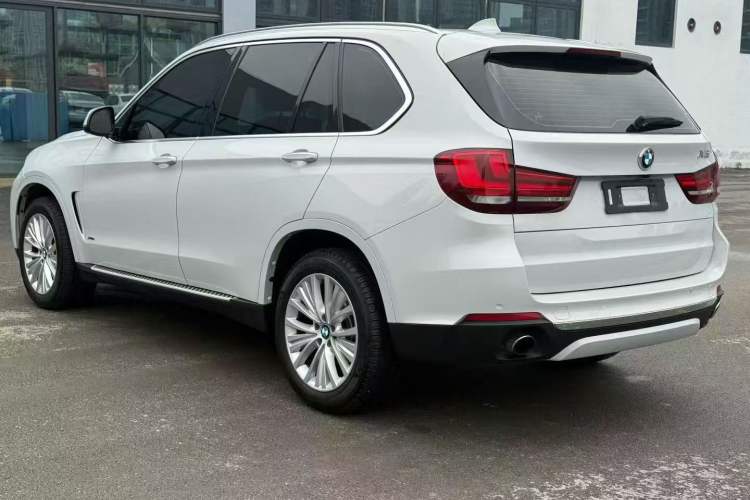 Used BMW X5 2017 xDrive28i Exterior 2