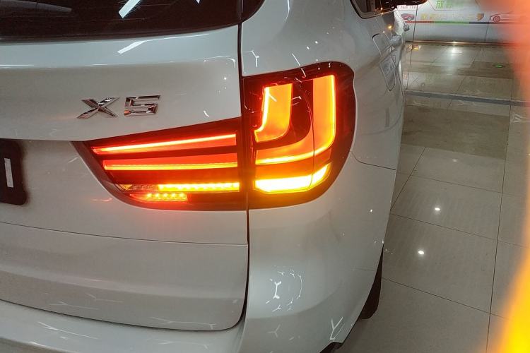Used BMW X5 2017 xDrive28i Exterior 3