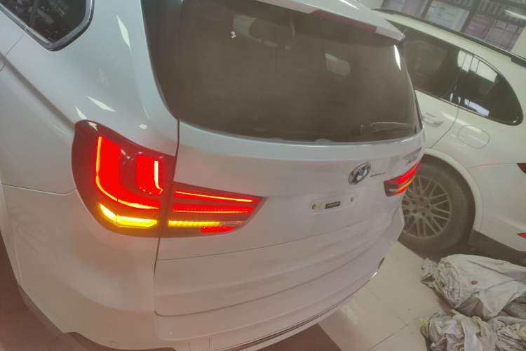 Used BMW X5 2017 xDrive35i Elegant Edition Exterior 4