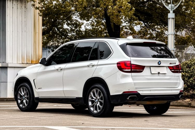 Used BMW X5 2017 xDrive35i 3.0T Automatic with M Sport Package Middle East Exterior 5