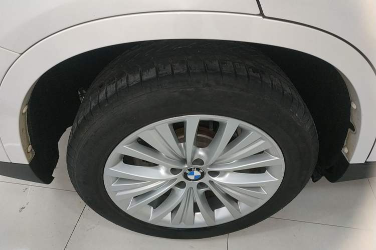 Used BMW X5 2017 xDrive28i Exterior 5