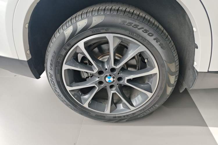Used BMW X5 2017 xDrive35i Elegant Edition Exterior 8