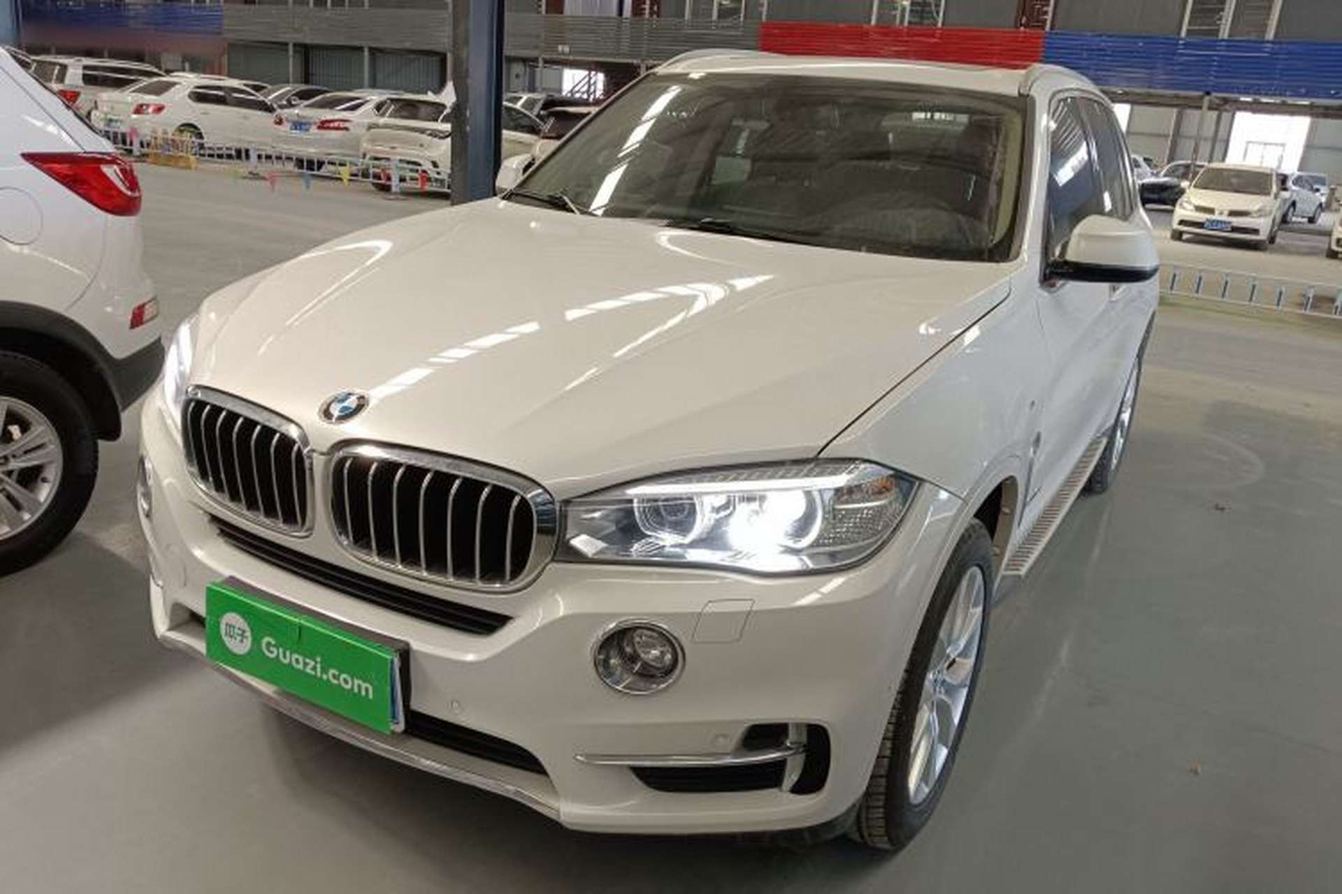 Used BMW X5 2017 xDrive28i Front Left 45 Deg