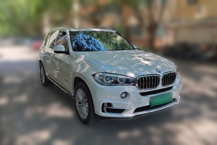 Used BMW X5 2017 xDrive28i Front Right 45 Deg