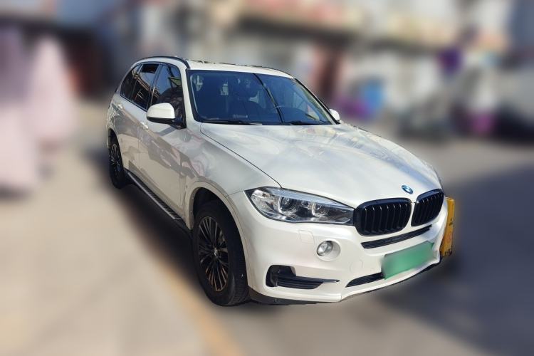 Used BMW X5 2017 xDrive28i Front Right 45 Deg