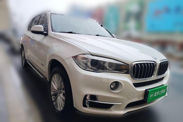Used BMW X5 2017 xDrive28i Front Right 45 Deg