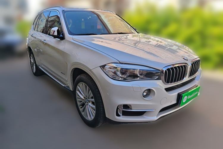 Used BMW X5 2017 xDrive28i Front Right 45 Deg