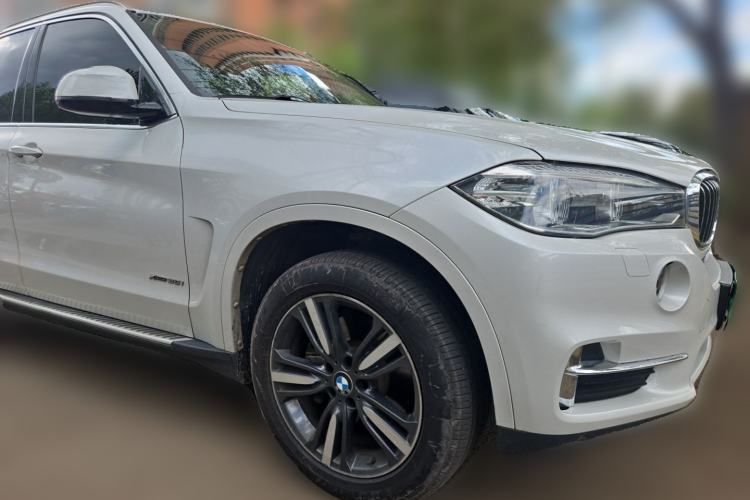 Used BMW X5  Front Right 45 Deg