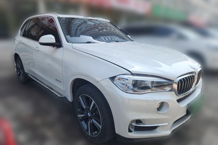 Used BMW X5 2017 xDrive35i Elegant Edition Front Right 45 Deg