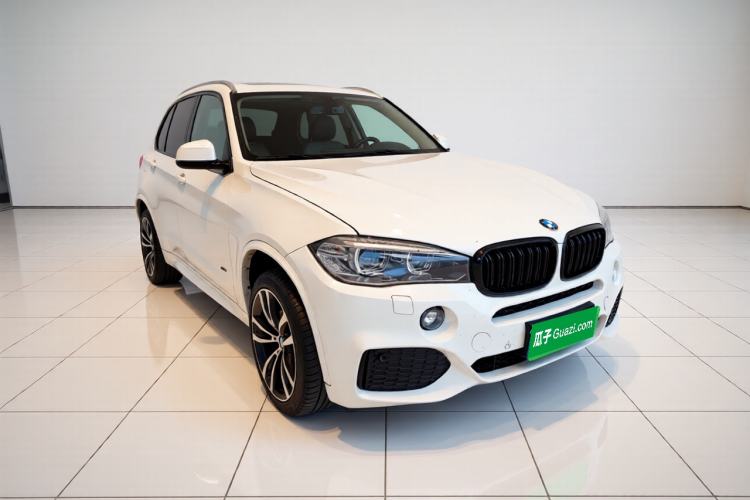 Used BMW X5 2017 xDrive28i Front Right 45 Deg