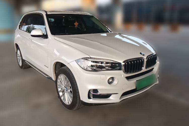 Used BMW X5 2017 xDrive28i Front Right 45 Deg