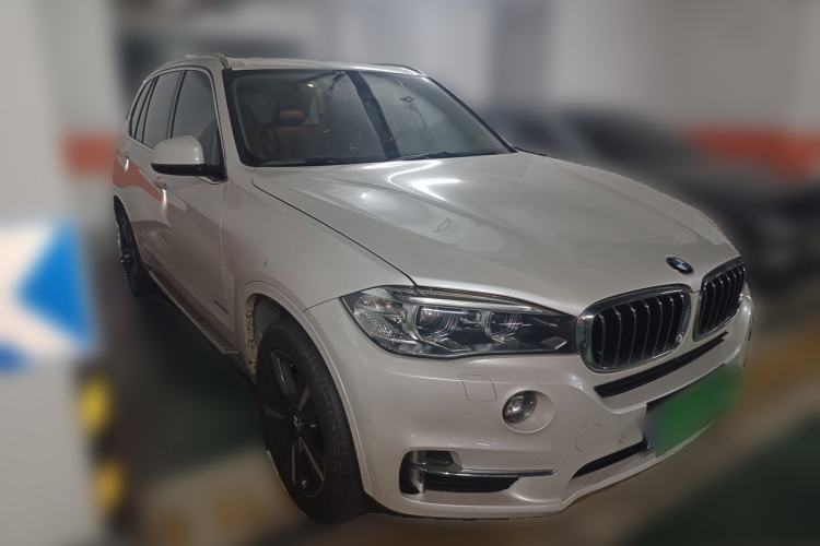Used BMW X5 2017 xDrive35i Elegant Edition Front Right 45 Deg