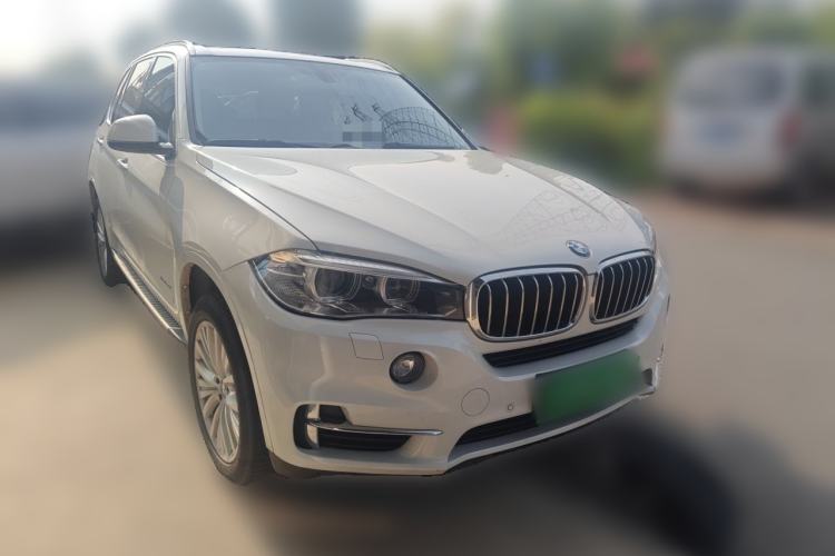 Used BMW X5 2017 xDrive28i Front Right 45 Deg